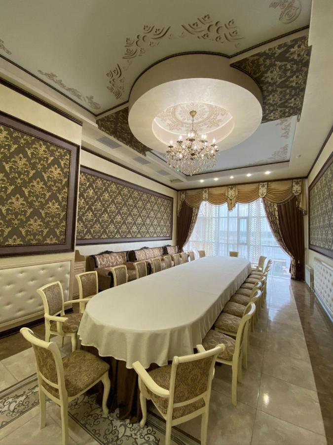 Hôtel "Palazzo" à Kostanay Extérieur photo