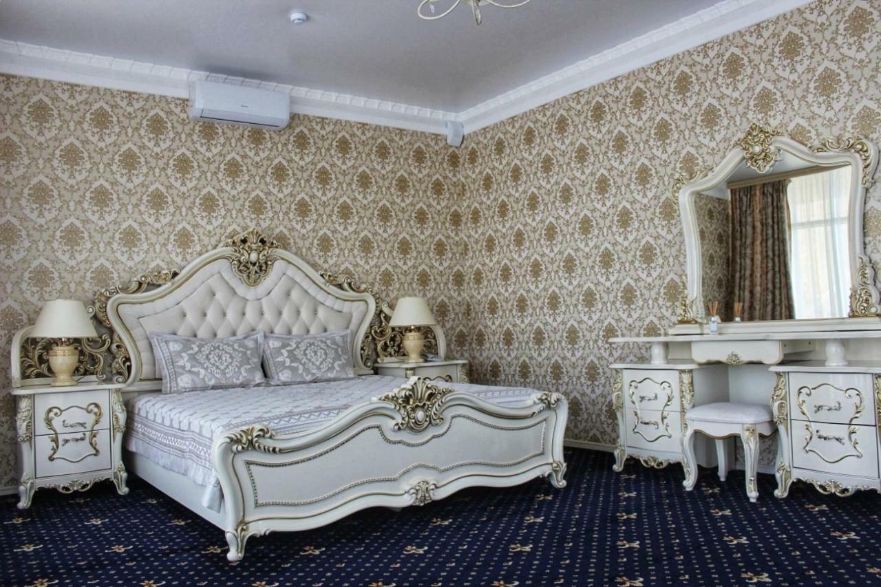 Hôtel "Palazzo" à Kostanay Extérieur photo